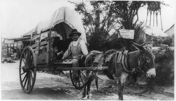 Mexican Emigrating To U.S., Nuevo Laredo, Mexico