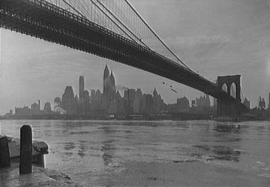 New York City Views. Financial District, Framed By Brooklyn Bridge